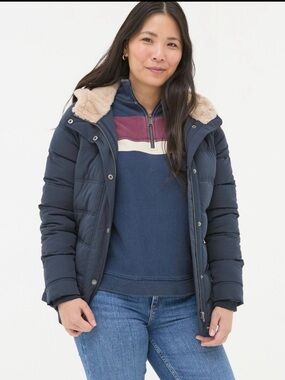 Fatface Lara Jacket Hooded Puffer Jacket in Navy with Faux-Fur Trim